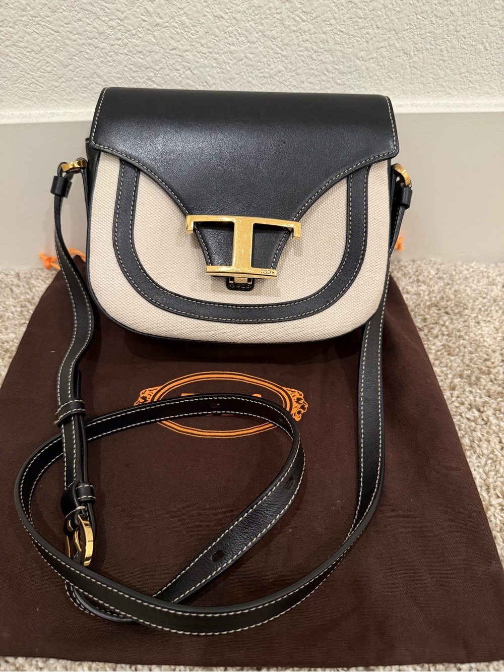 TOD'S Black and Cream Leather-Trim Crossbody Bag